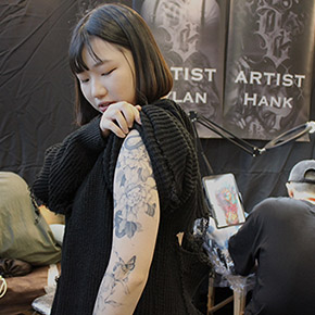 Freestyle China 即興中華　 台湾「新伝統」タトゥーの彫り師たち （写真・文：吉井忍）